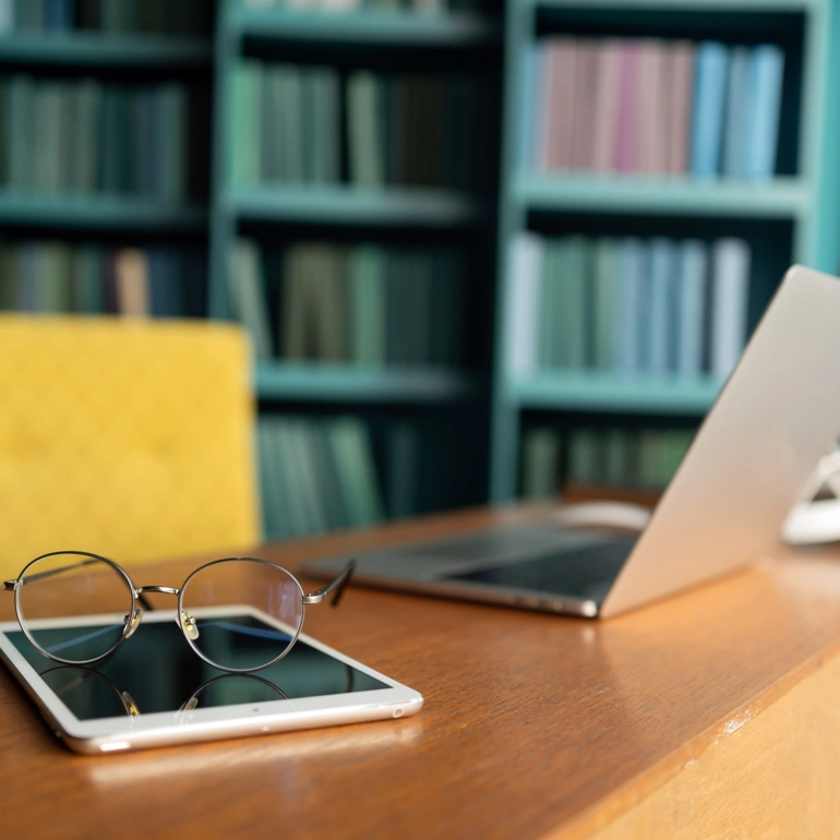 immoprofen office-desk.
